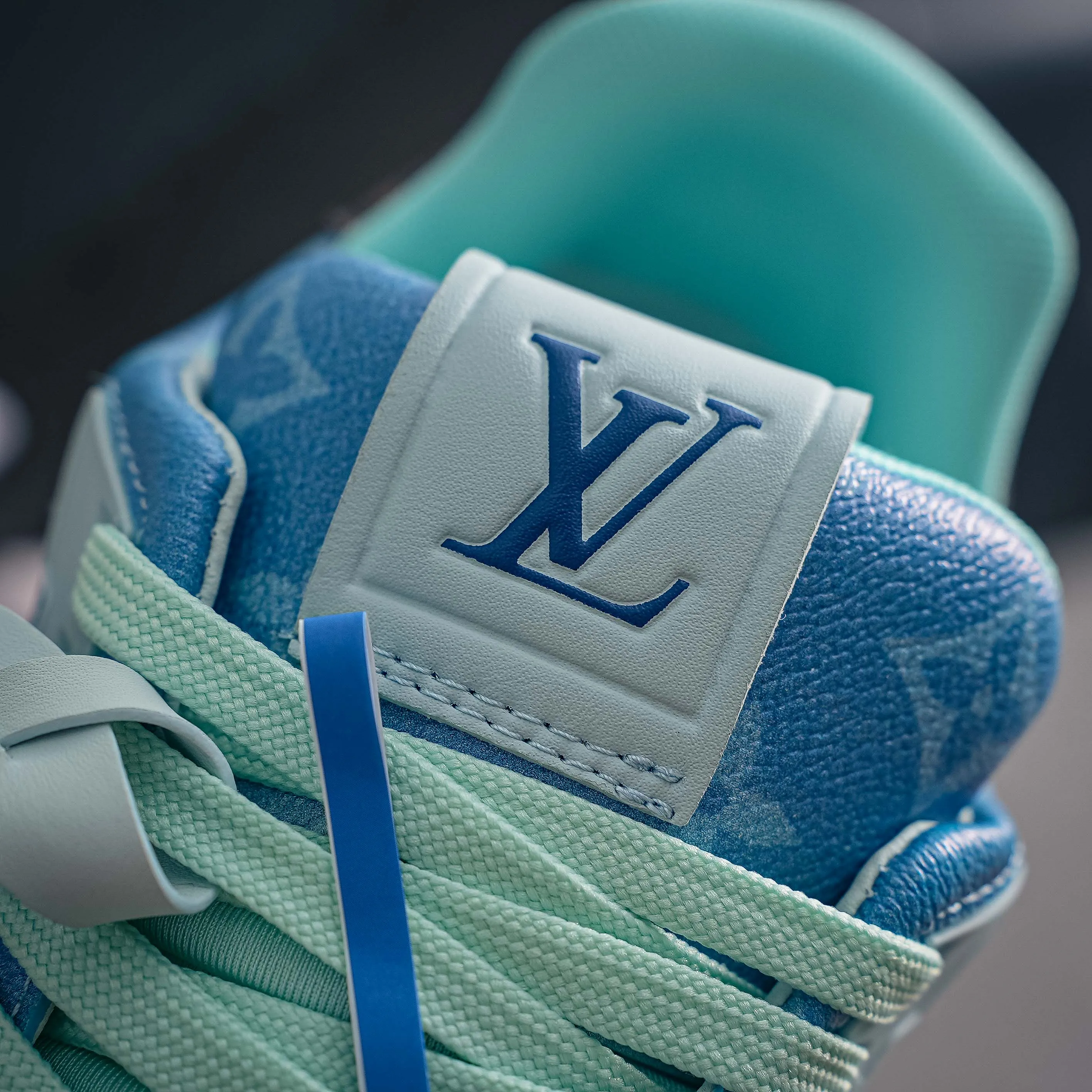 # LV- - trainer 2026 New Arrival 1：1 ！！ Shoes Cowhide Leather ， LOGO ， Breathable ， 。
